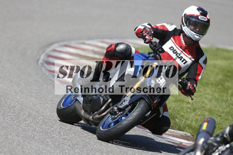 /Archiv-2025/12 30.04.2025 Speer Racing ADR/Gruppe gruen/911